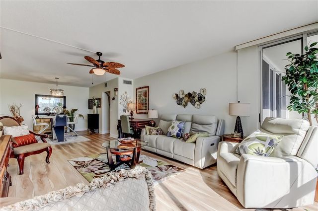 100 PIERCE STREET 305, Clearwater, FL 33756