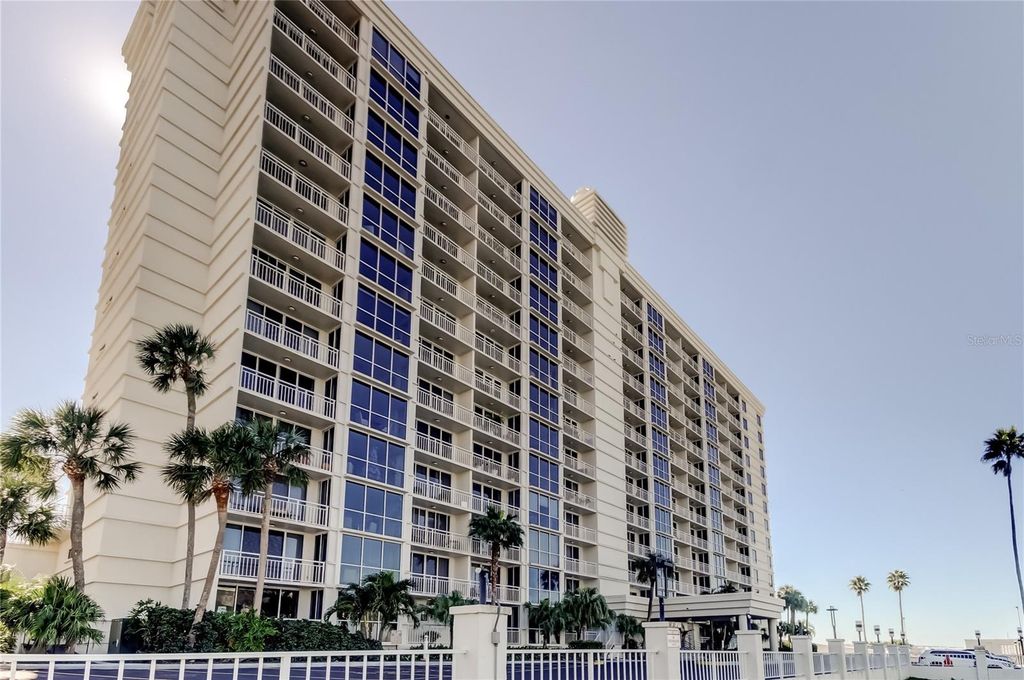 Image 2 of property listing at 100 PIERCE STREET 305, Clearwater, FL 33756
