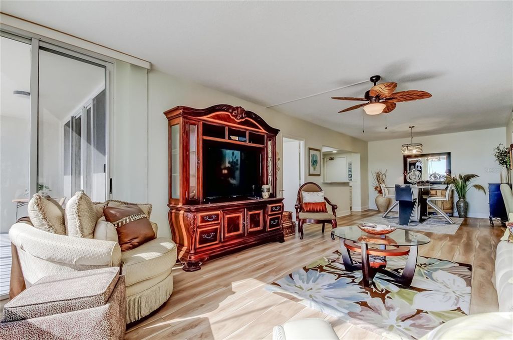 Image 12 of property listing at 100 PIERCE STREET 305, Clearwater, FL 33756