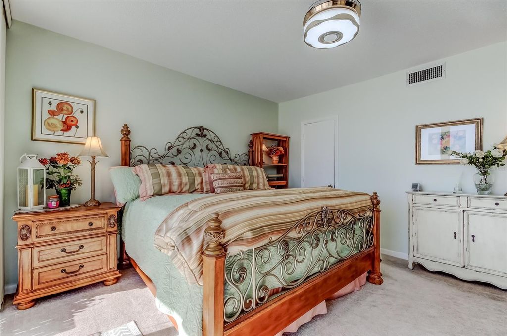 Image 22 of property listing at 100 PIERCE STREET 305, Clearwater, FL 33756