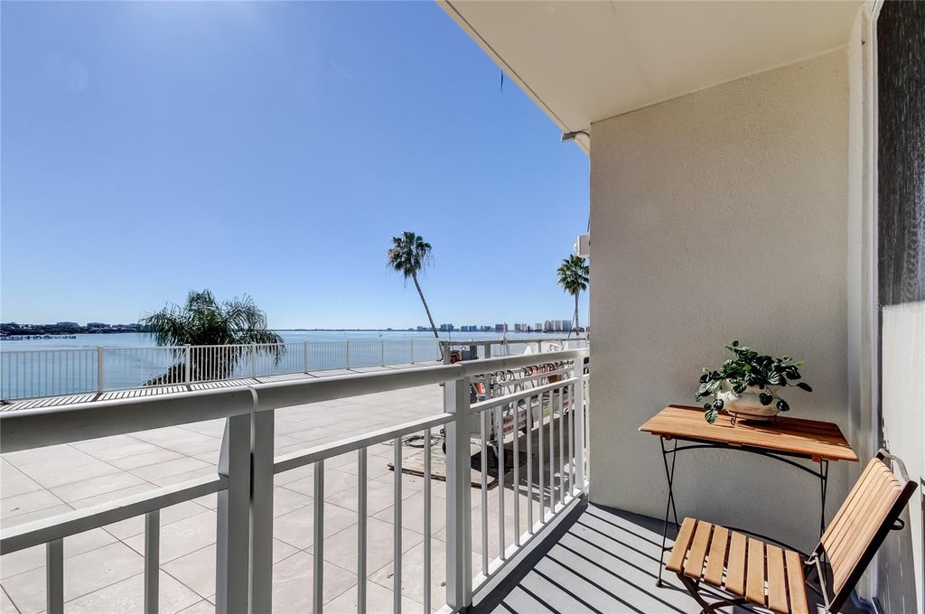 Image 4 of property listing at 100 PIERCE STREET 305, Clearwater, FL 33756