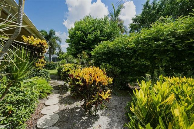 4443 Lakewood BLVD, Naples, FL 34112