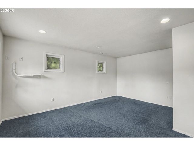 405 Ne 86TH Ave, Portland, OR 97220