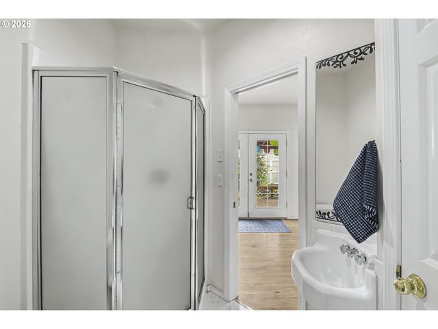 405 Ne 86TH Ave, Portland, OR 97220