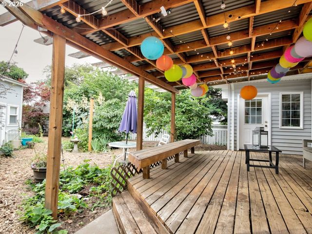405 Ne 86TH Ave, Portland, OR 97220