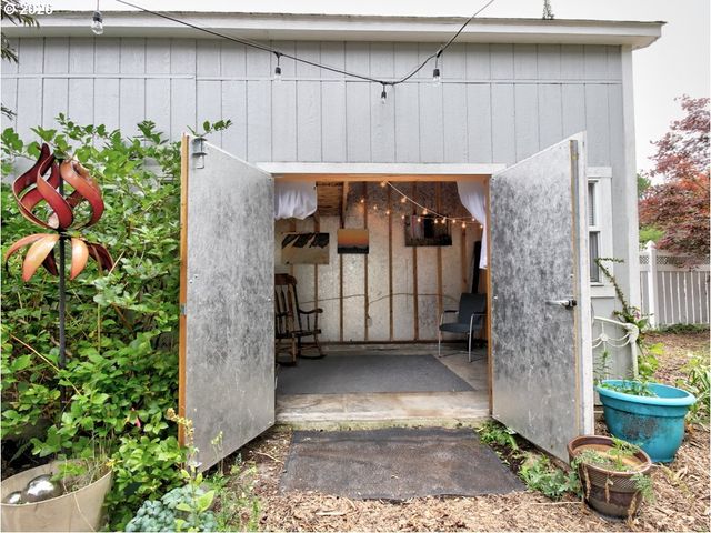 405 Ne 86TH Ave, Portland, OR 97220