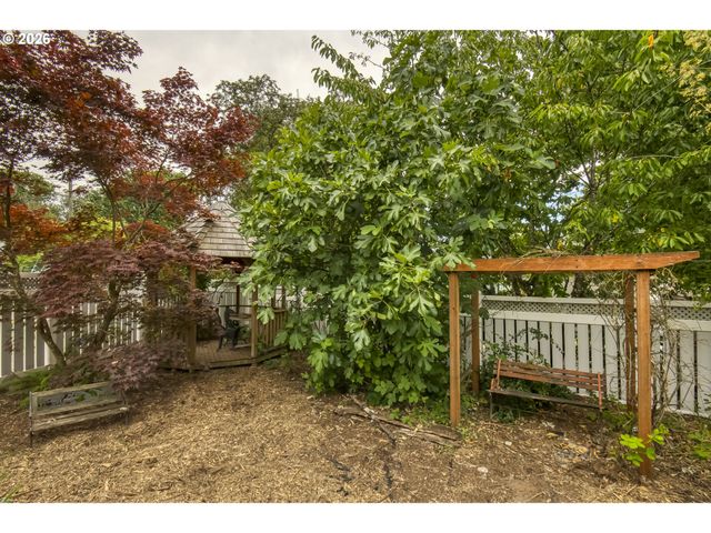 405 Ne 86TH Ave, Portland, OR 97220