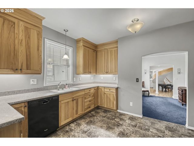 405 Ne 86TH Ave, Portland, OR 97220