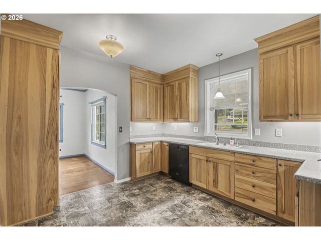 405 Ne 86TH Ave, Portland, OR 97220