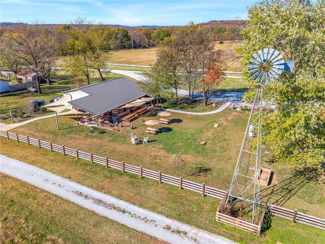 15660 & 15656 Ball Road, Elkins, AR 72727