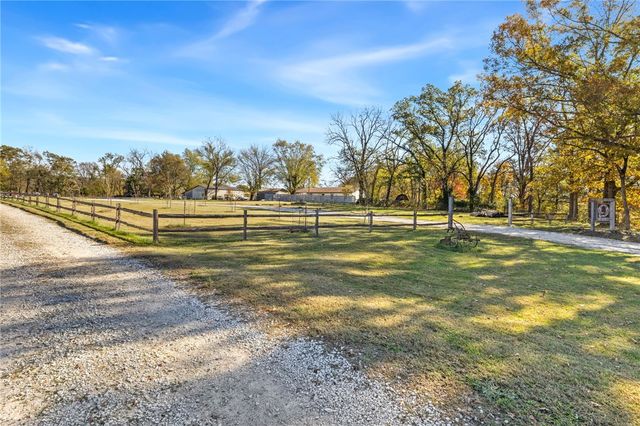 15660 & 15656 Ball Road, Elkins, AR 72727