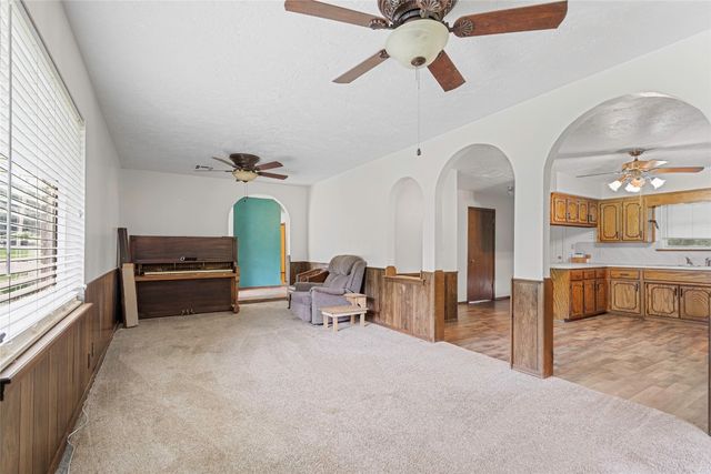 702 S Severs Avenue, Wynnewood, OK 73098