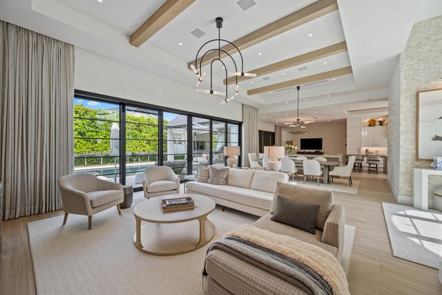 1634 N SWINTON Avenue, Delray Beach, FL 33444