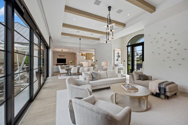 1634 N SWINTON Avenue, Delray Beach, FL 33444