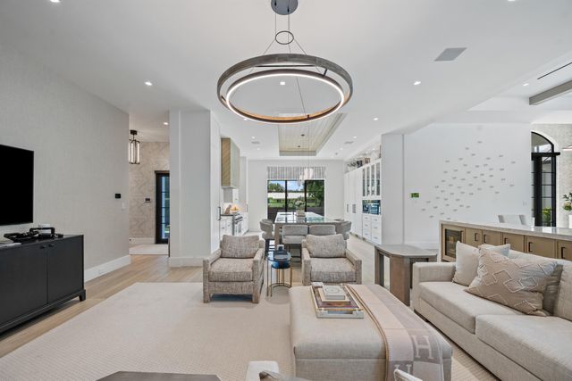 1634 N SWINTON Avenue, Delray Beach, FL 33444