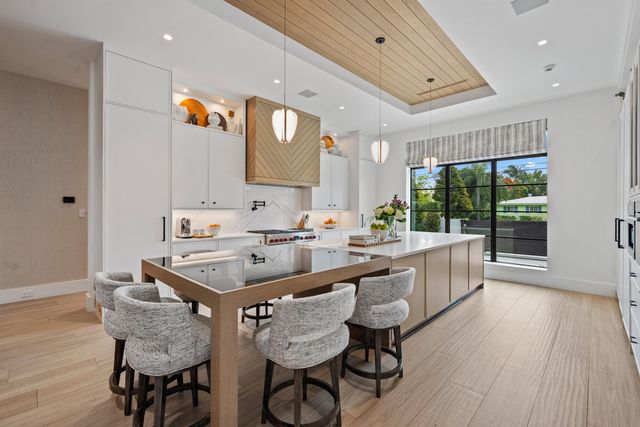 1634 N SWINTON Avenue, Delray Beach, FL 33444