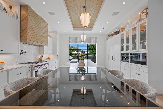 1634 N SWINTON Avenue, Delray Beach, FL 33444