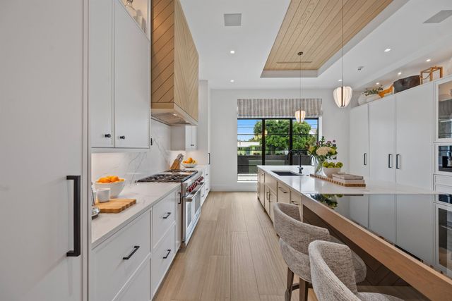 1634 N SWINTON Avenue, Delray Beach, FL 33444