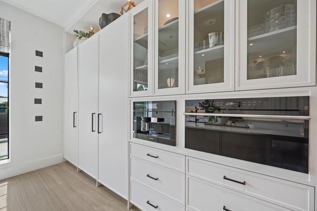 1634 N SWINTON Avenue, Delray Beach, FL 33444