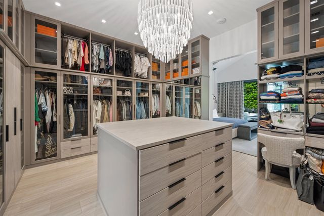 1634 N SWINTON Avenue, Delray Beach, FL 33444