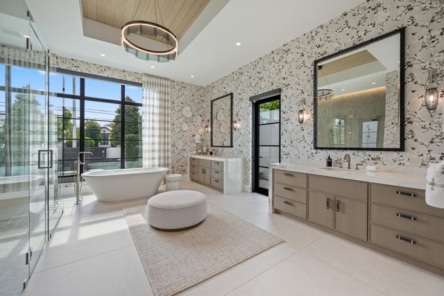 1634 N SWINTON Avenue, Delray Beach, FL 33444