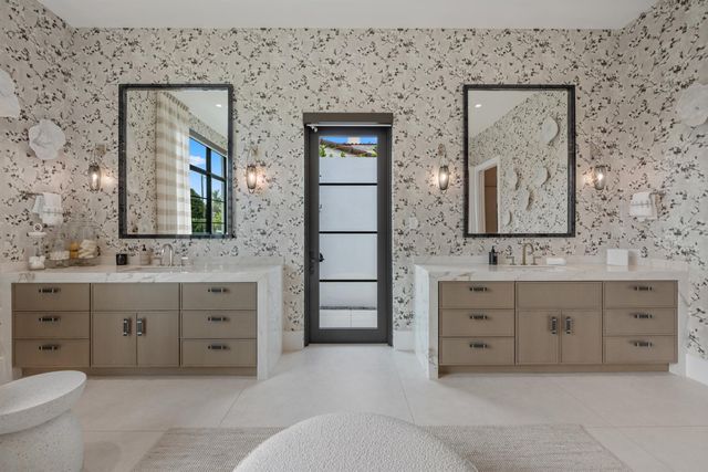 1634 N SWINTON Avenue, Delray Beach, FL 33444