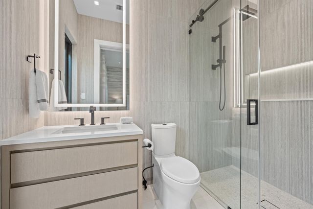 1634 N SWINTON Avenue, Delray Beach, FL 33444