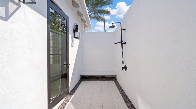 1634 N SWINTON Avenue, Delray Beach, FL 33444
