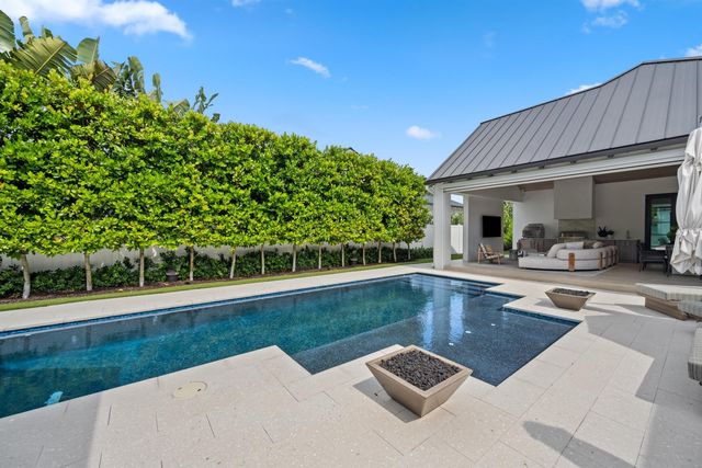 1634 N SWINTON Avenue, Delray Beach, FL 33444