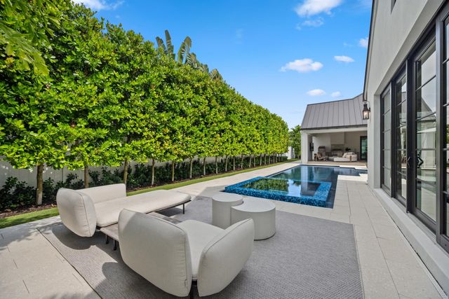 1634 N SWINTON Avenue, Delray Beach, FL 33444
