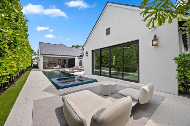 1634 N SWINTON Avenue, Delray Beach, FL 33444