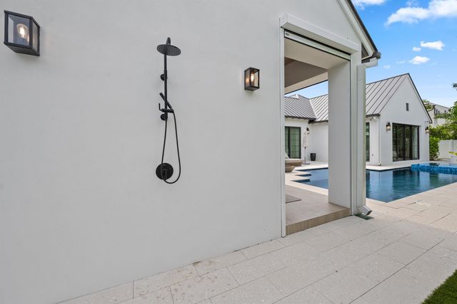 1634 N SWINTON Avenue, Delray Beach, FL 33444
