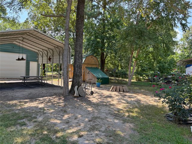 181 Willow Oak Lane, Point Blank, TX 77364