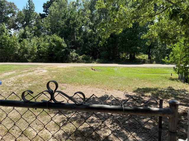 181 Willow Oak Lane, Point Blank, TX 77364