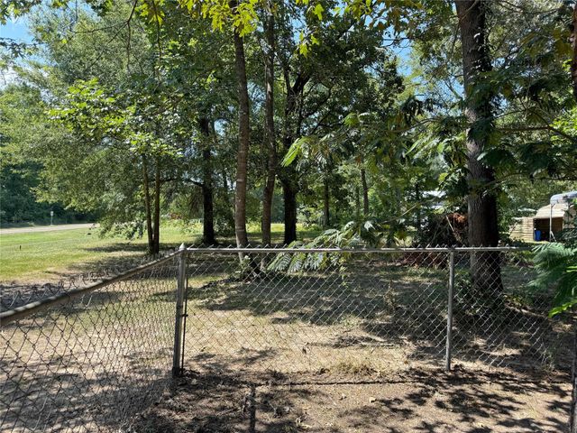 181 Willow Oak Lane, Point Blank, TX 77364
