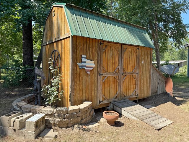 181 Willow Oak Lane, Point Blank, TX 77364