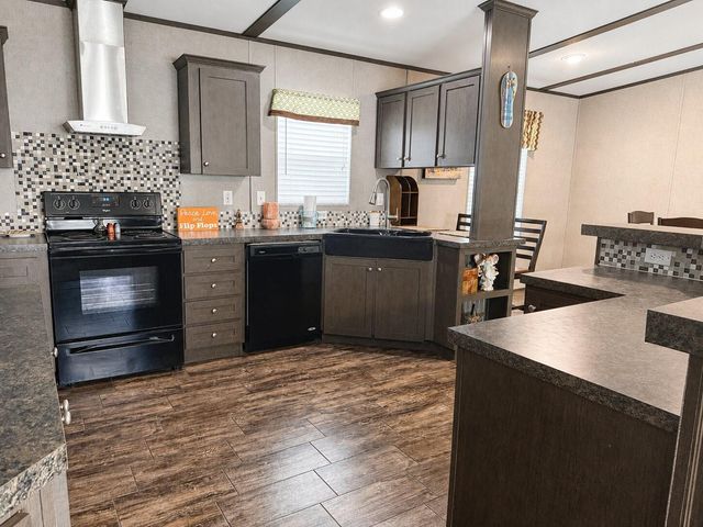 181 Willow Oak Lane, Point Blank, TX 77364