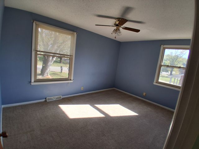 552 Paula Dr, Clarksville, TN 37042