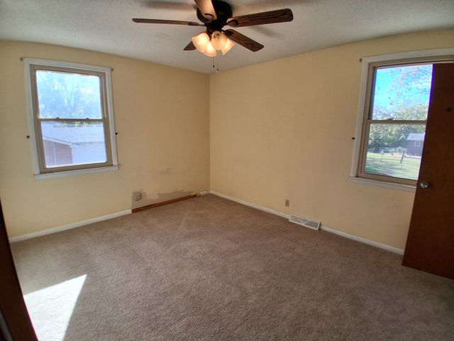 552 Paula Dr, Clarksville, TN 37042