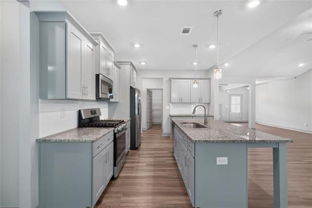 137 Holtz Drive, Carrollton, GA 30117