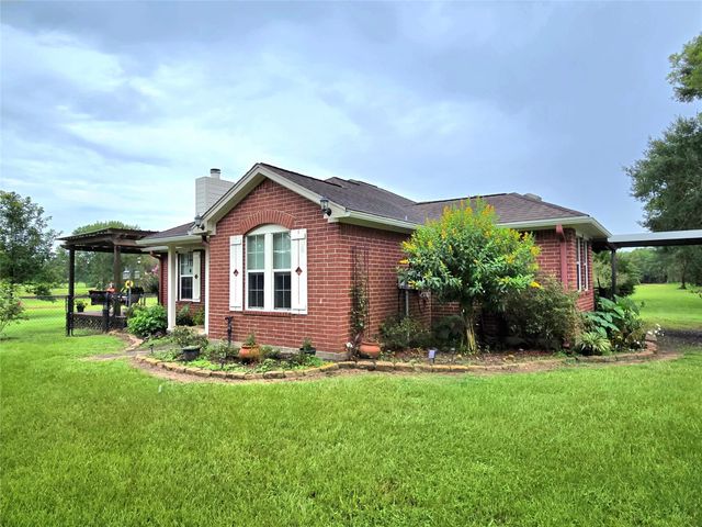110 Red Bud Street, Shepherd, TX 77371