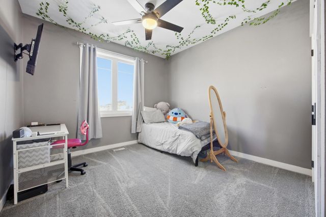 1465 Shawnas Place S, Fargo, ND 58104