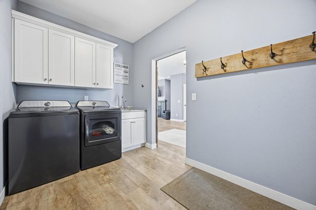 1465 Shawnas Place S, Fargo, ND 58104