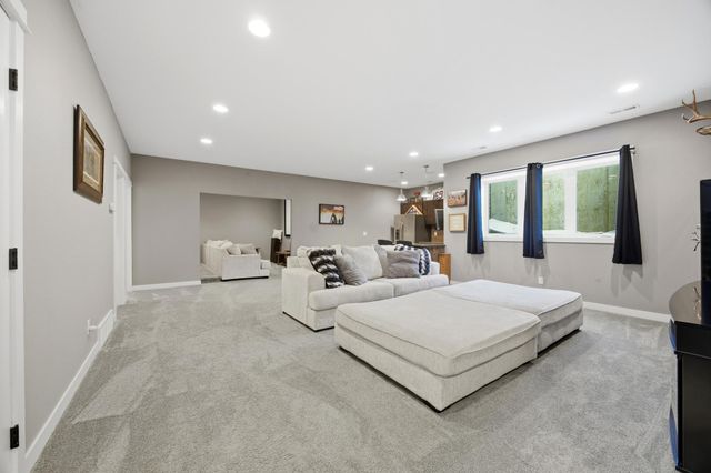 1465 Shawnas Place S, Fargo, ND 58104