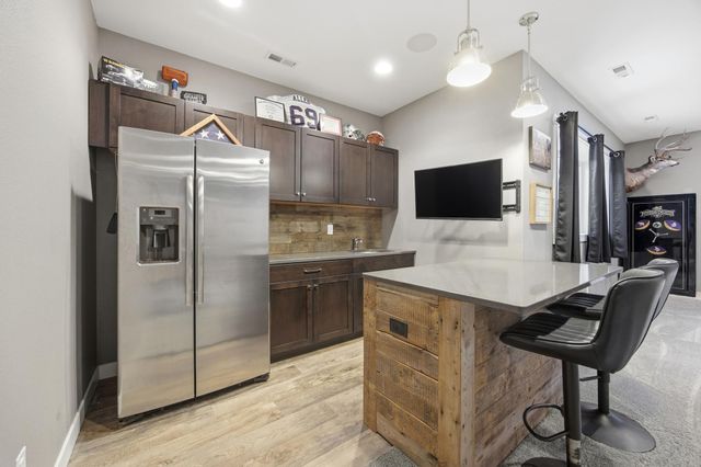 1465 Shawnas Place S, Fargo, ND 58104