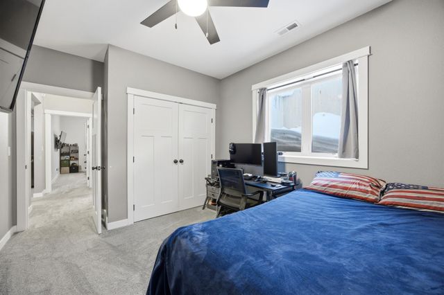 1465 Shawnas Place S, Fargo, ND 58104