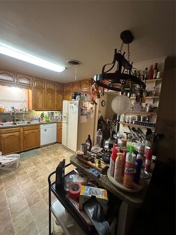 1605 Ronne Drive, Irving, TX 75060