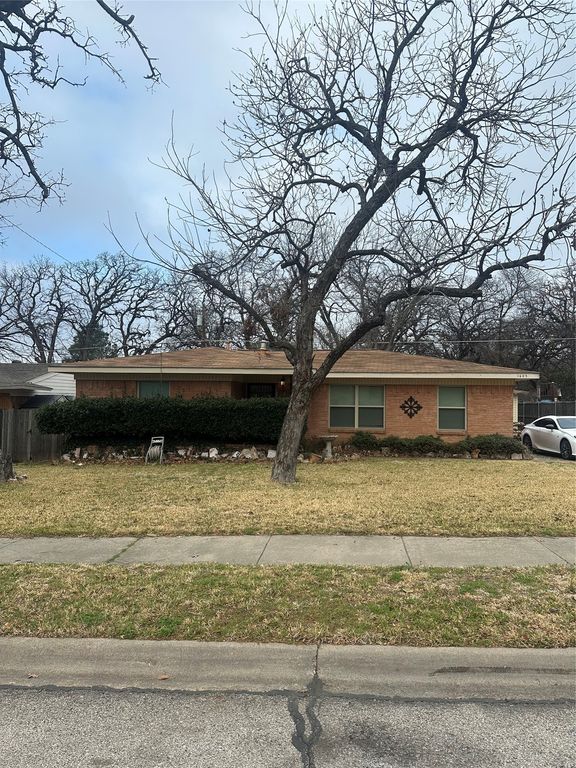 1605 Ronne Drive, Irving, TX 75060