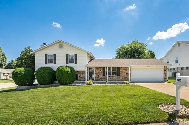 1716 Sun Drop Drive, St Charles, MO 63303