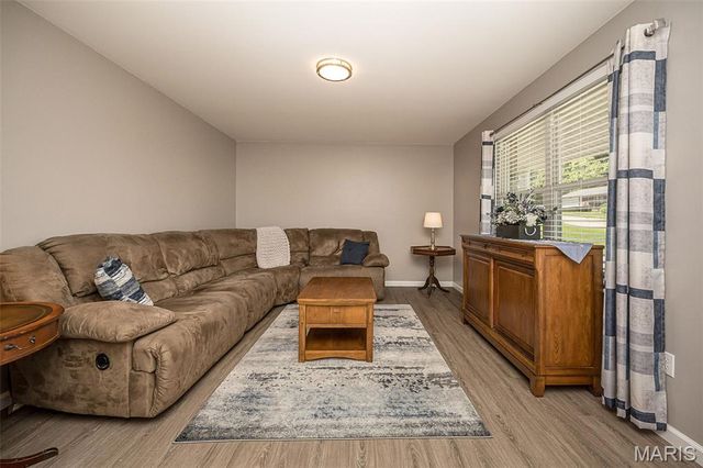 1716 Sun Drop Drive, St Charles, MO 63303